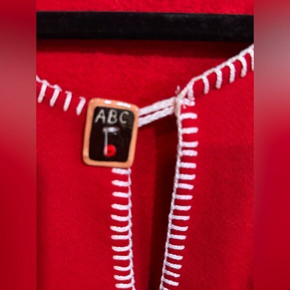 Red Cardigan Teacher Detail size 2x - Picture 8 of 9